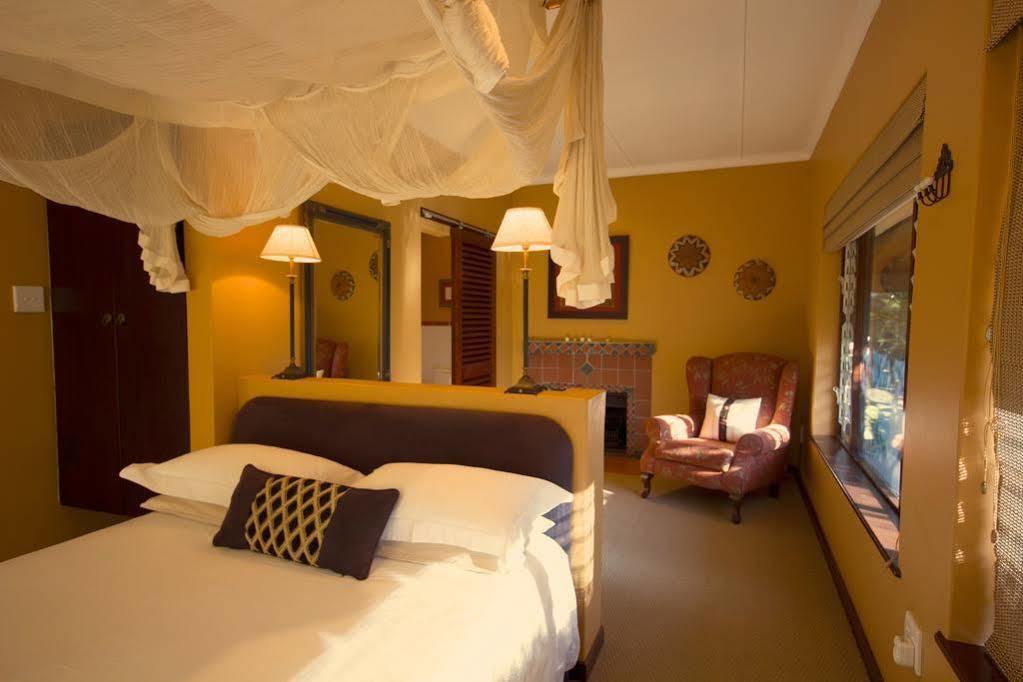 Aziza Guest House George Exterior photo