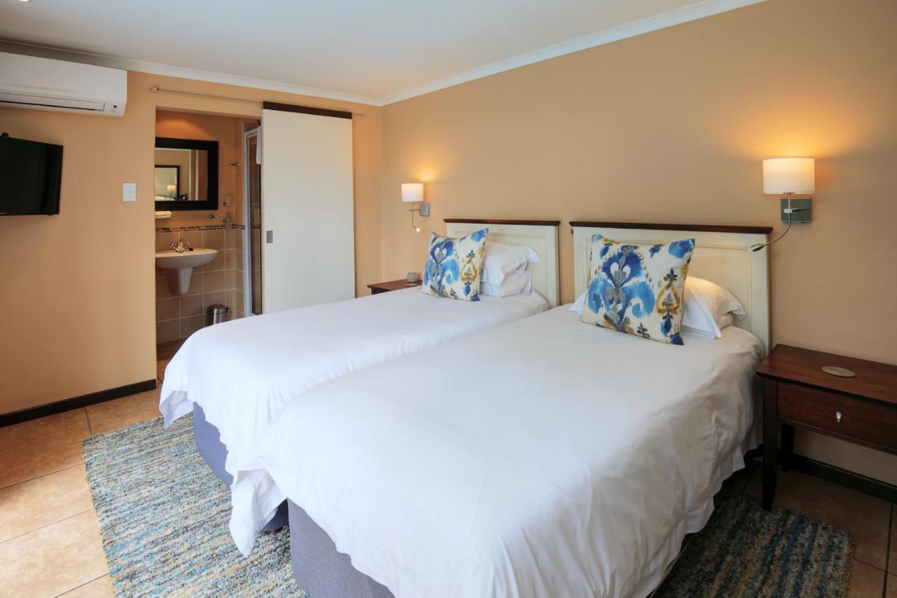Aziza Guest House George Exterior photo